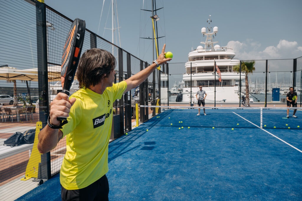 Beginning of paddle match at Genova Waterfront Marina