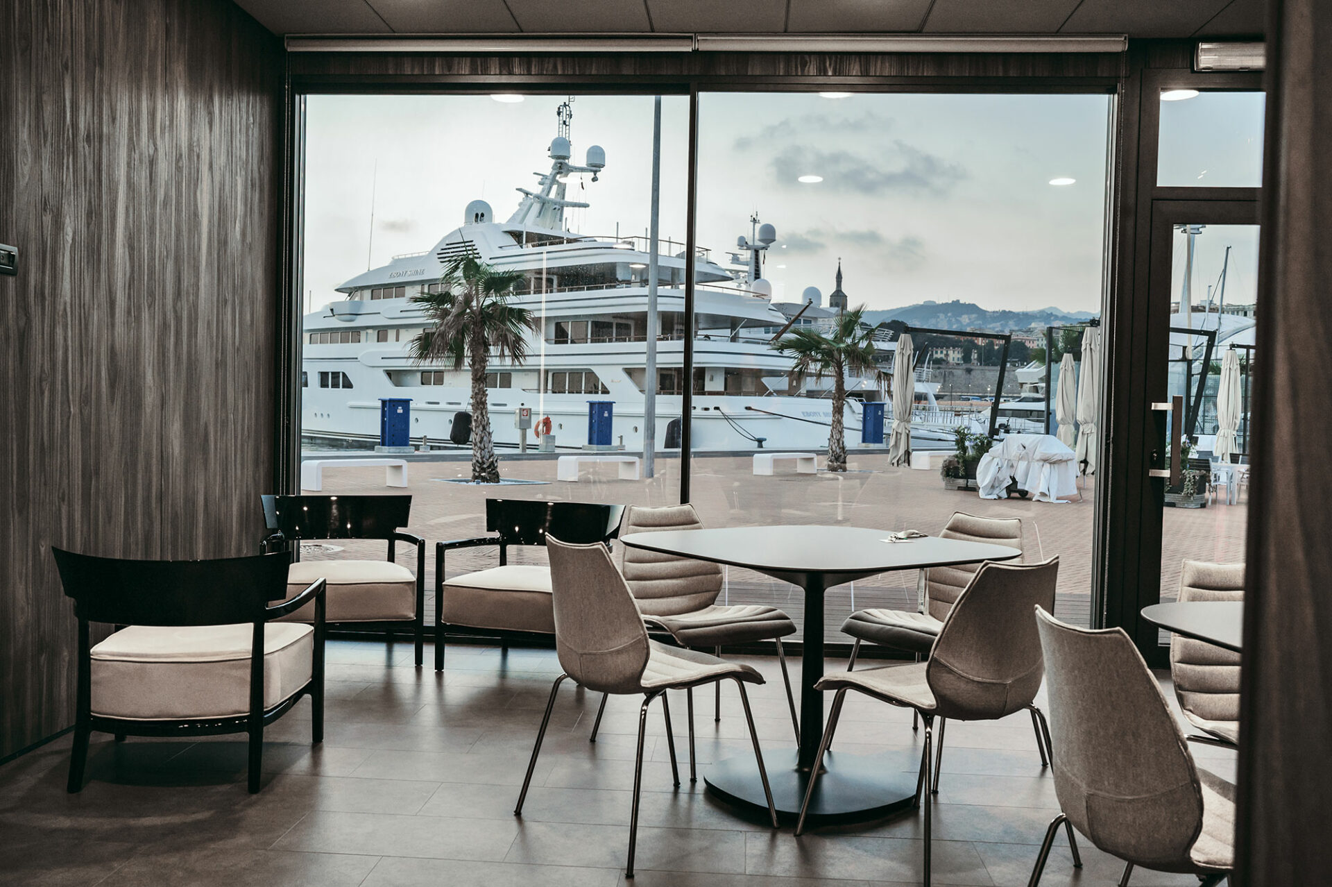 Genova Marina Waterfront meeting room