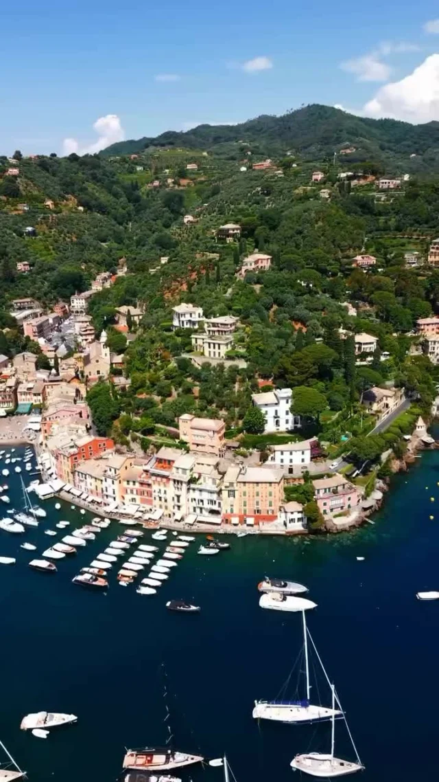 Just past Portofino, San Michele di Pagana is the kind of place you stumble into and never want to leave. Crispy anchovies, chilled Vermentino, and focaccia that ruins all other bread for you.⁠
⁠
Liguria keeps the good stuff quiet - save it for your next Ligurian adventure. ⁠
⁠
⁠
#genovawaterfrontmarina #genoasuperyachthub #weareamico #yachtmarina #yachtberth #yachts #genoa #yachting #yachtlife #yachtcrew #yachtwork #superyachtcrew #liguria #visitgenoa #genova #portofino #summer #italiansummer #italia #italianbeach⁠
⁠
Video: @genoasuperyachthub